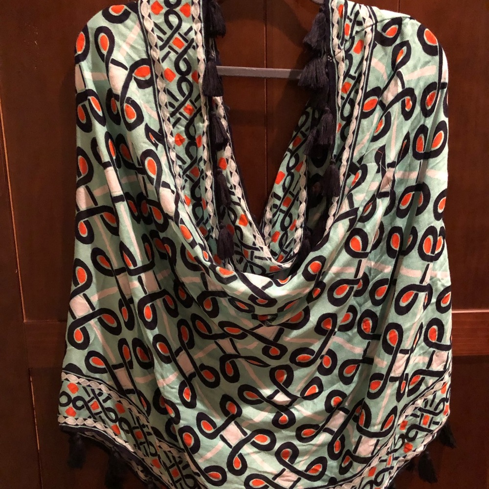 Crown & Ivy large scarf